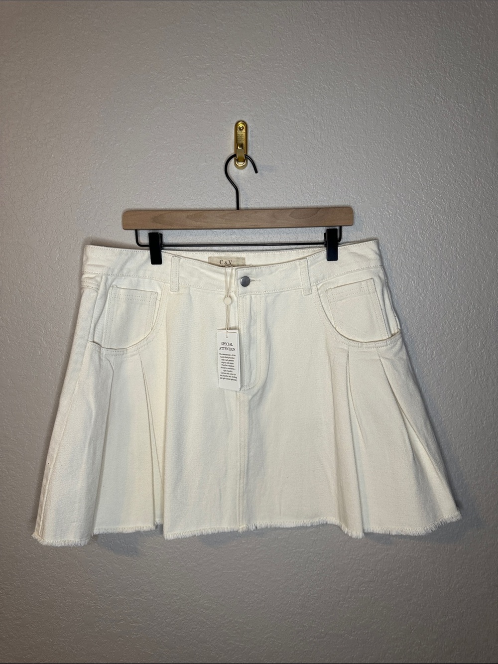 NWT Chelsea & Violet Pleated Denim Mini Skirt Cream White XXL